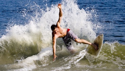 开云品牌-电竞主播签约潮，行业名流不断涌现，电竞签约艺人