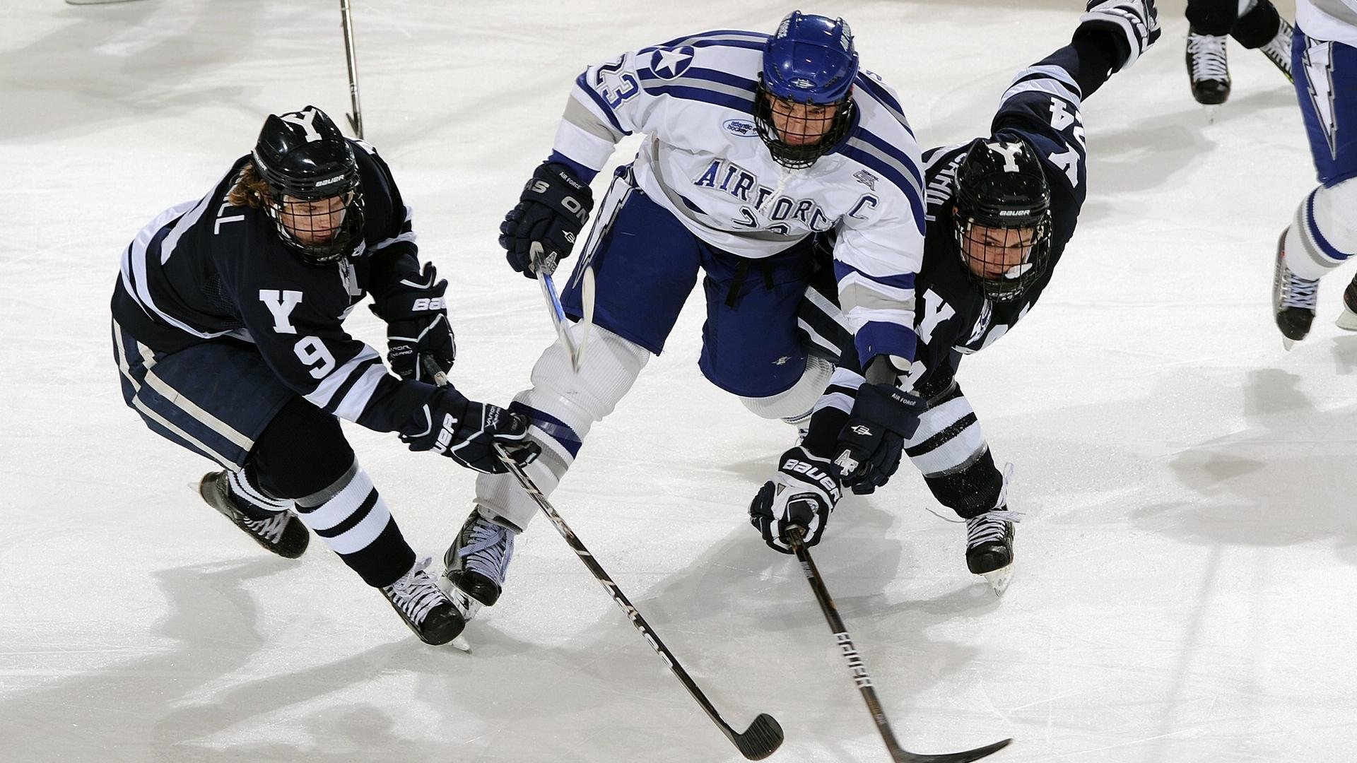 拜仁边路传中策略成功：高效率打破对方防线，效力过拜仁的边锋